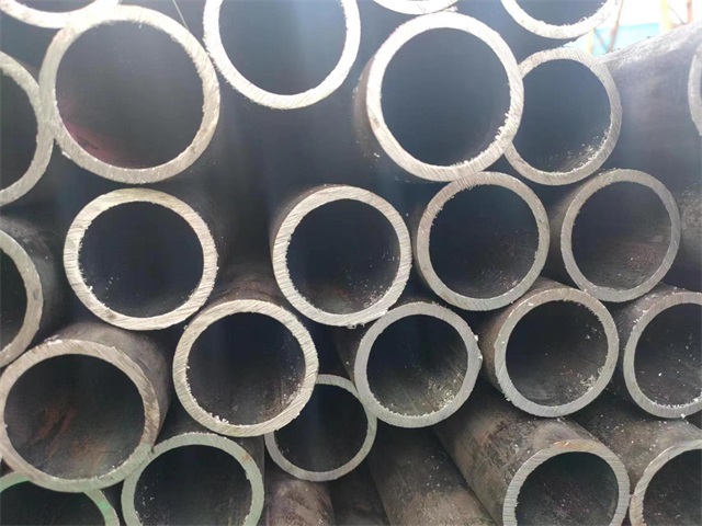 白山10#结构用无缝钢管